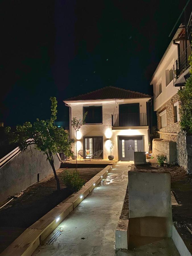 Wild Pear Old Town Boutique Accommodation Ohrid Esterno foto