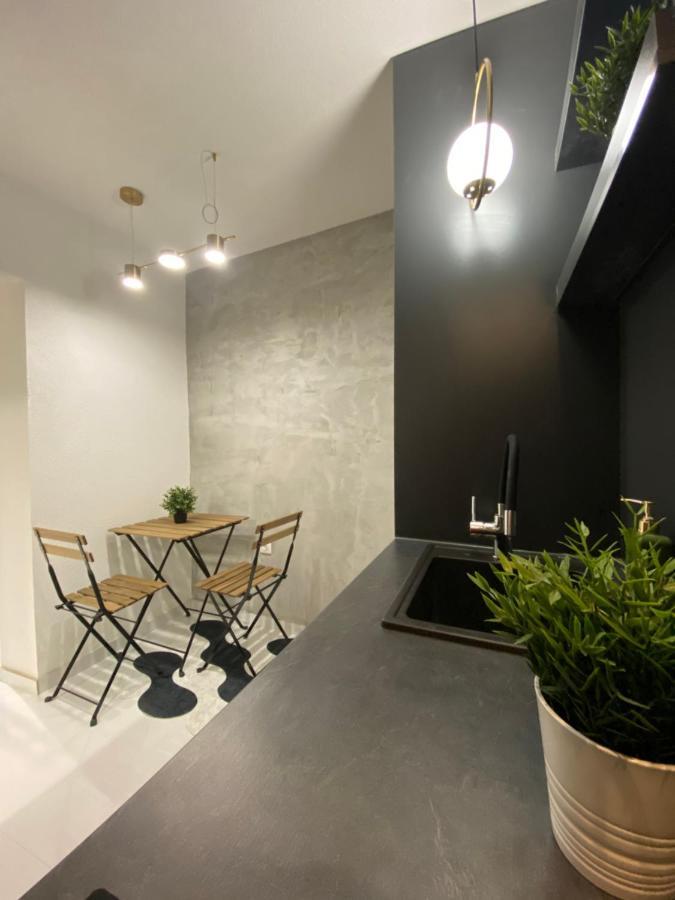 Wild Pear Old Town Boutique Accommodation Ohrid Esterno foto